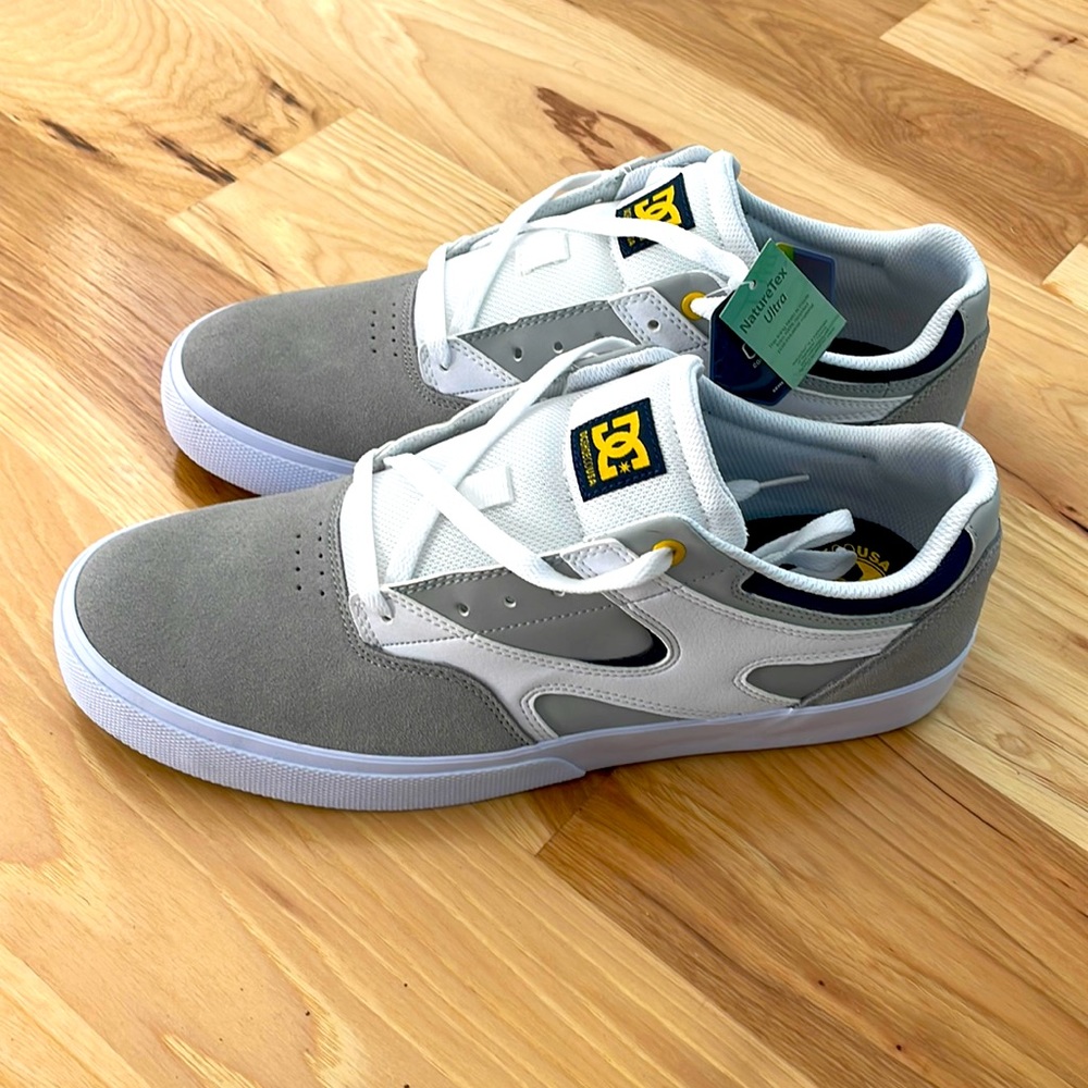 Mens DC Skate Shoe US SIZE 13 NWT